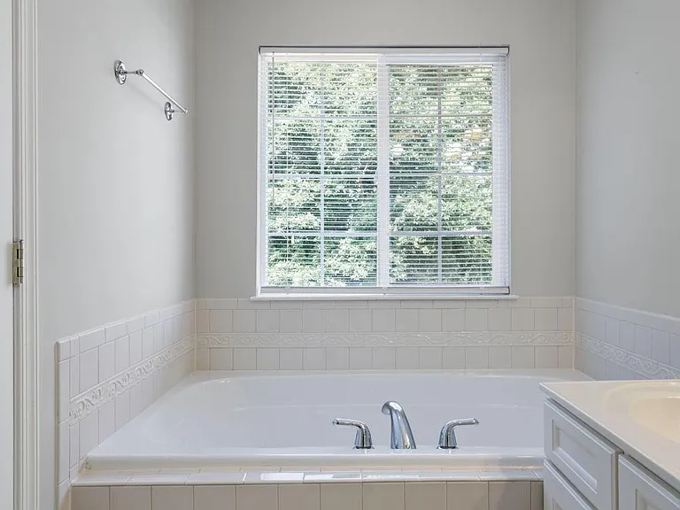 1026 Longview Ln — Photo 20