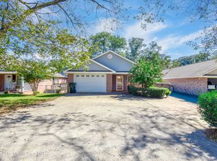 203 Elkahatchee St, Alexander City, AL 35010