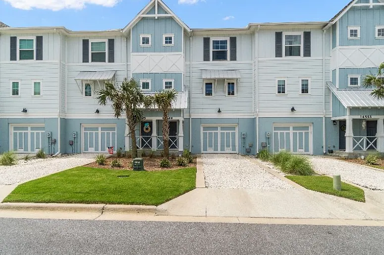 3 bed, 2.5 bath, 2200 sqft, $3,600 — Photo 3