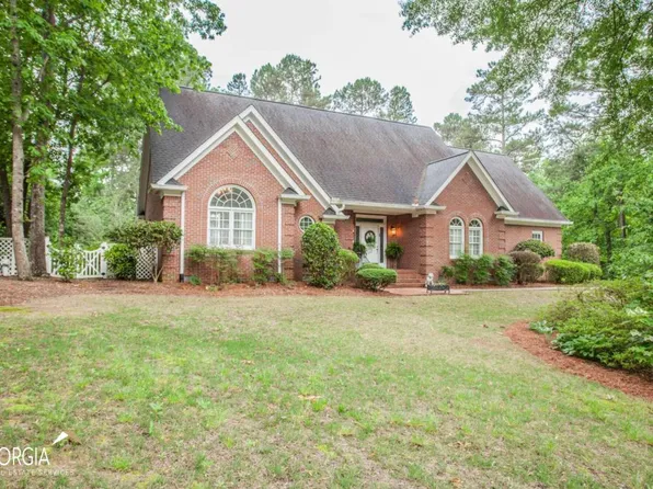 215 Shady Valley Dr, Carrollton, GA 30116