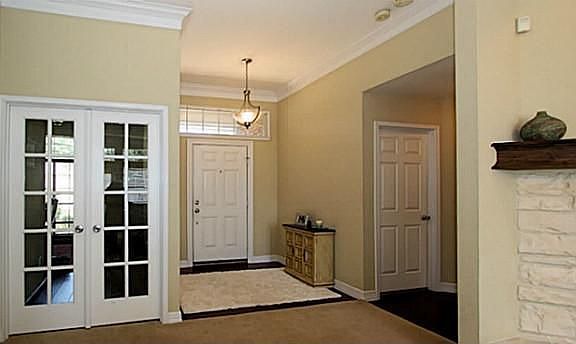 4th image of 609 Oak Hollow Ln