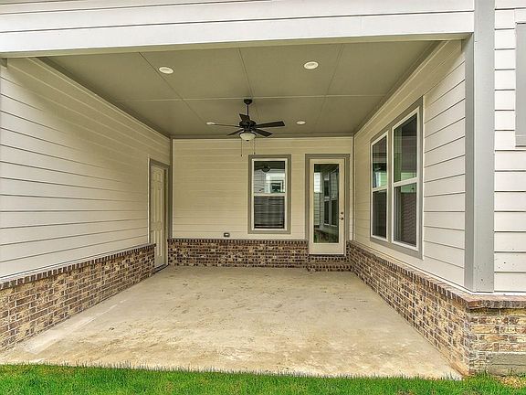 4th image of 2204 Tremont Blvd