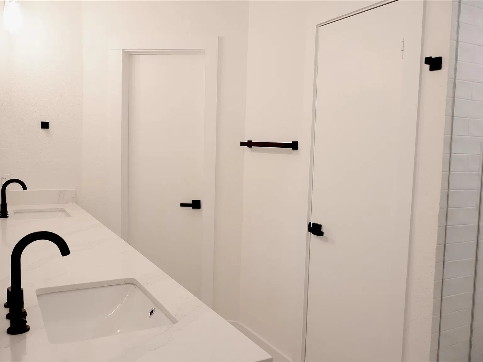 3 bed, 2.0 bath, 1508 sqft, $1,950 — Photo 3