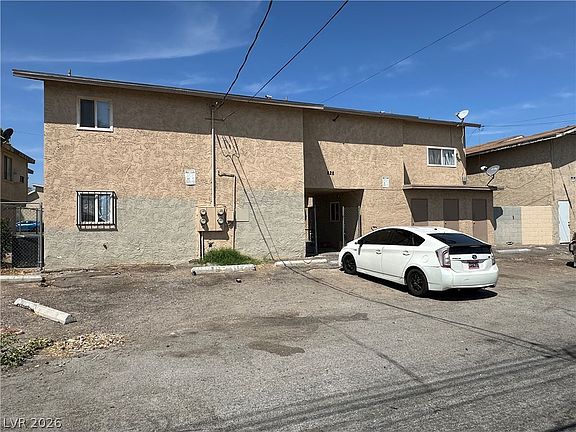 5th image of 828 Held Rd