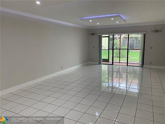 2nd image of 434 Lakeview Dr APT 105