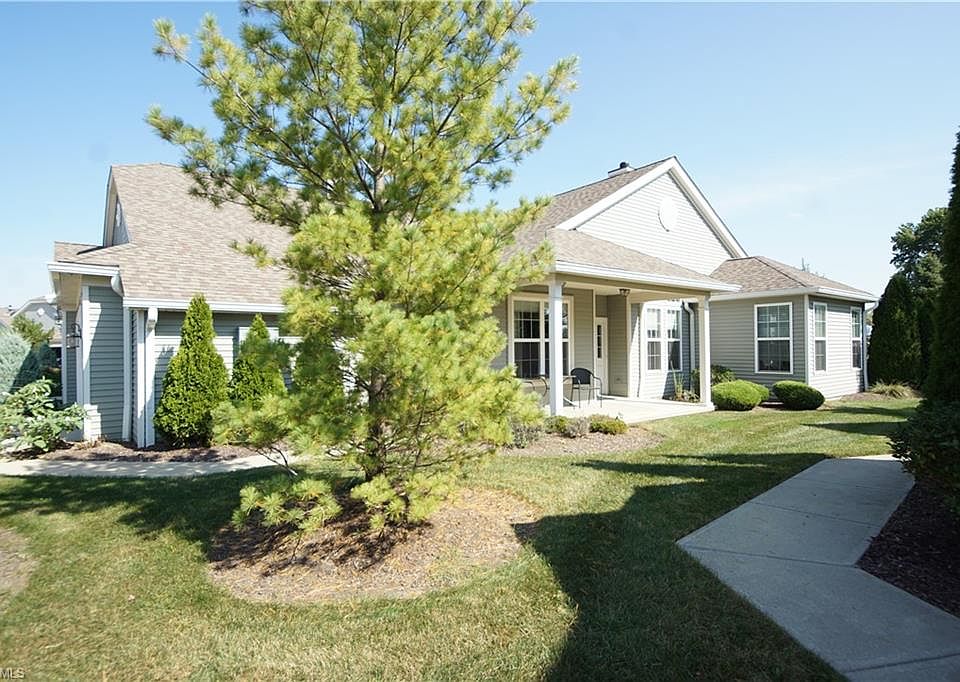 1st image of 578 Hyannis Port Cir