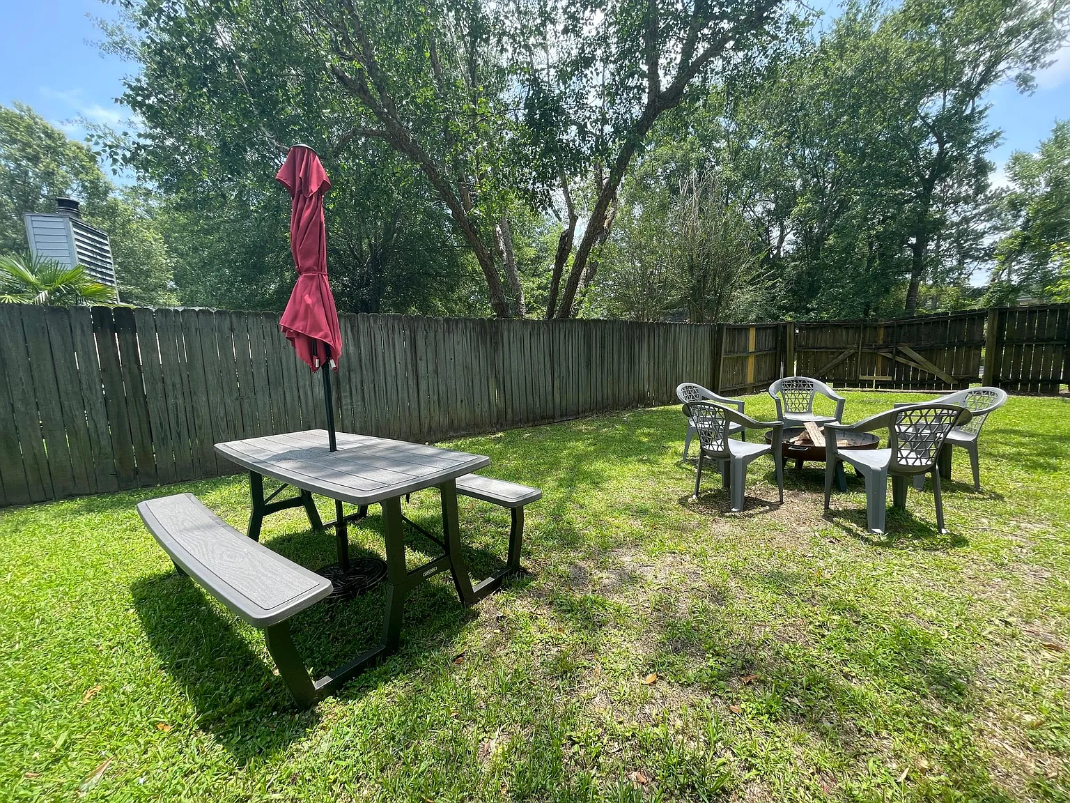 305 Summerfield Ct — Photo 1