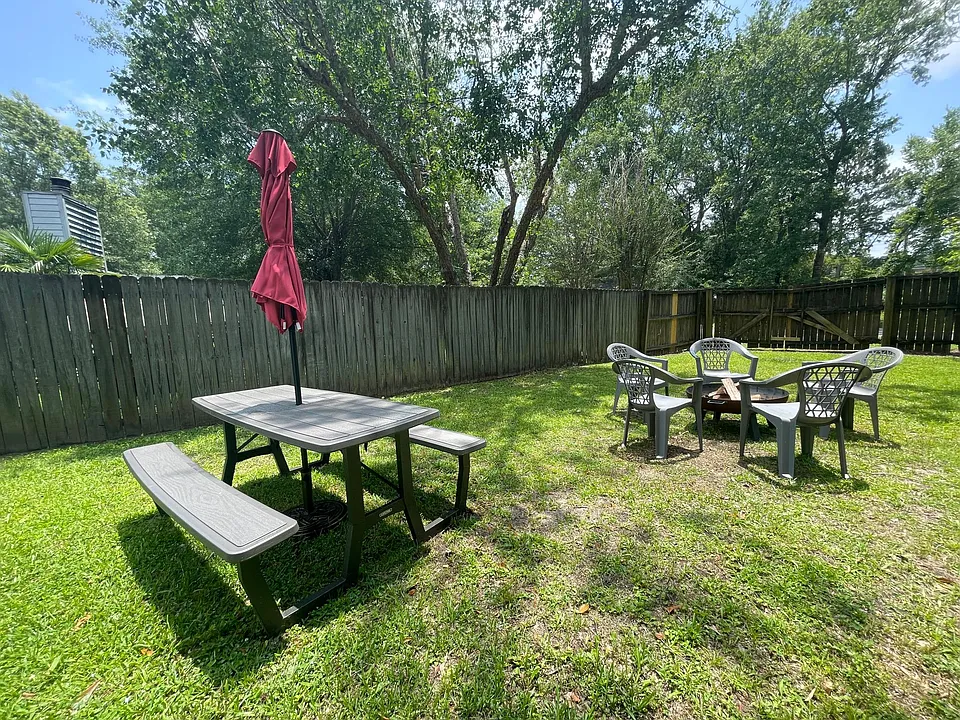 305 Summerfield Ct