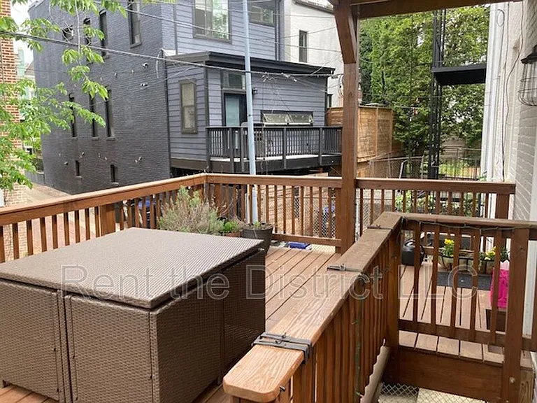 37 Rhode Island Ave NW — Photo 31