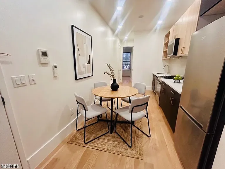 50 Grace St #1B — Photo 4