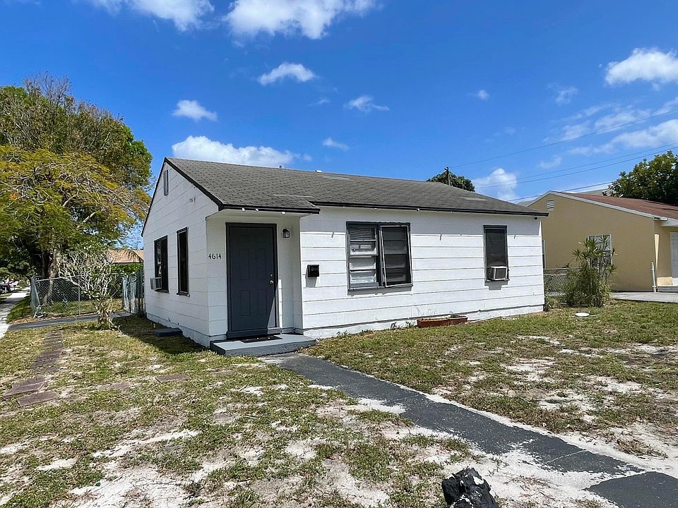 1st image of 4614 Pinewood Avenue