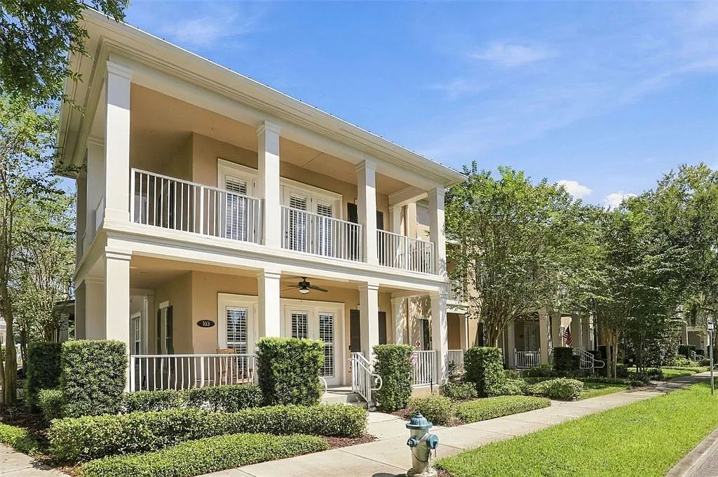 3 bed, 2.0 bath, 1801 sqft, $4,000 — Photo 1