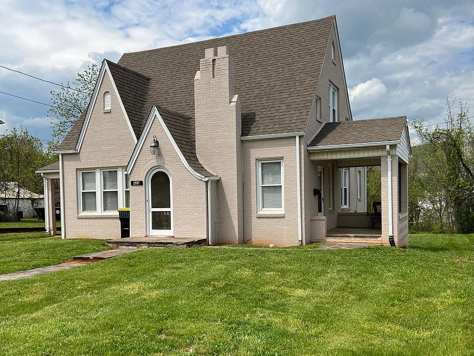 1st image of 435 Pell Ave