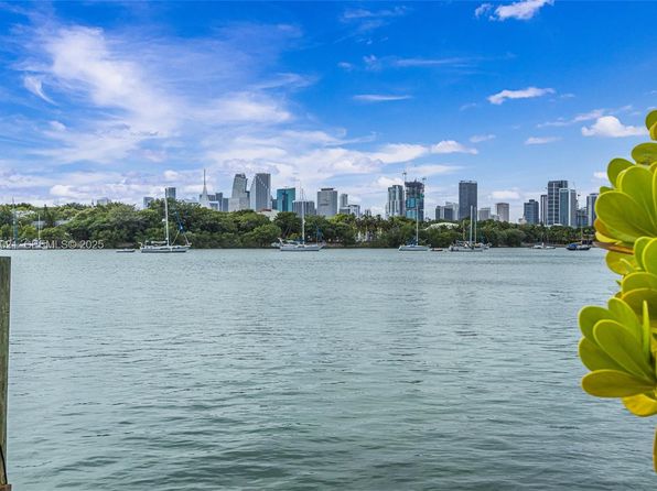 1110 Venetian Way APT 1A