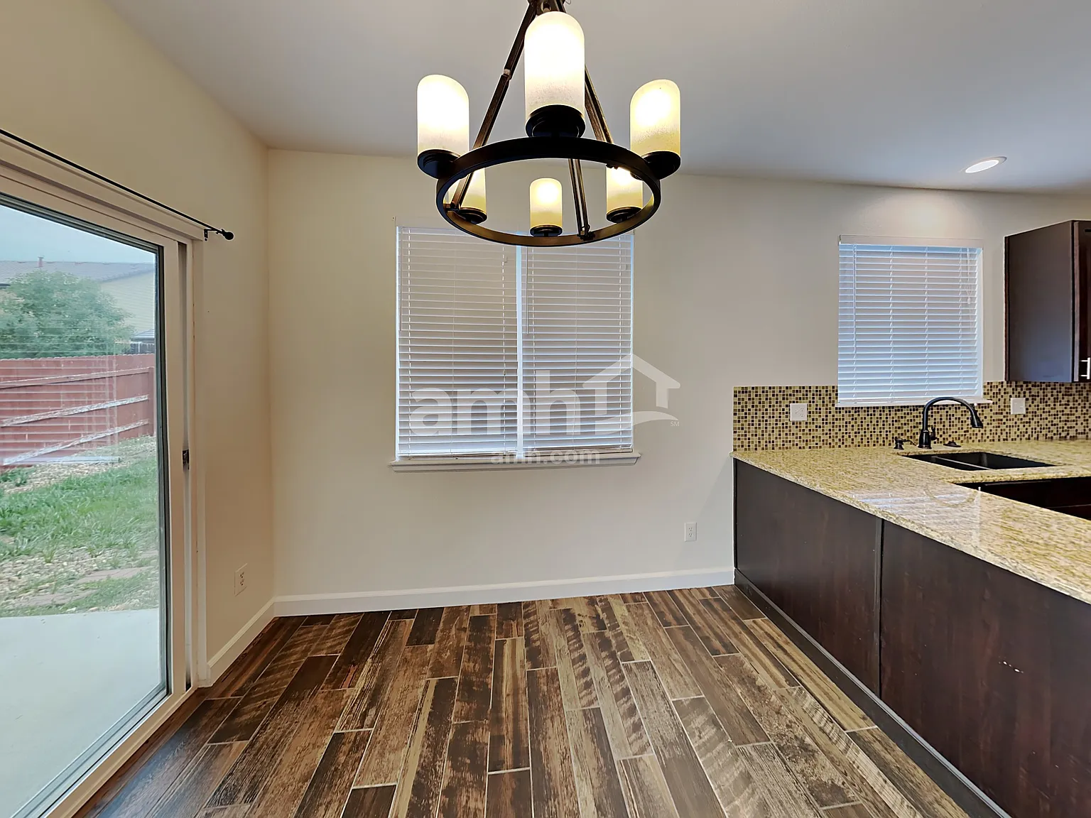 3 bed, 2.5 bath, 1628 sqft, $2,880 — Photo 4
