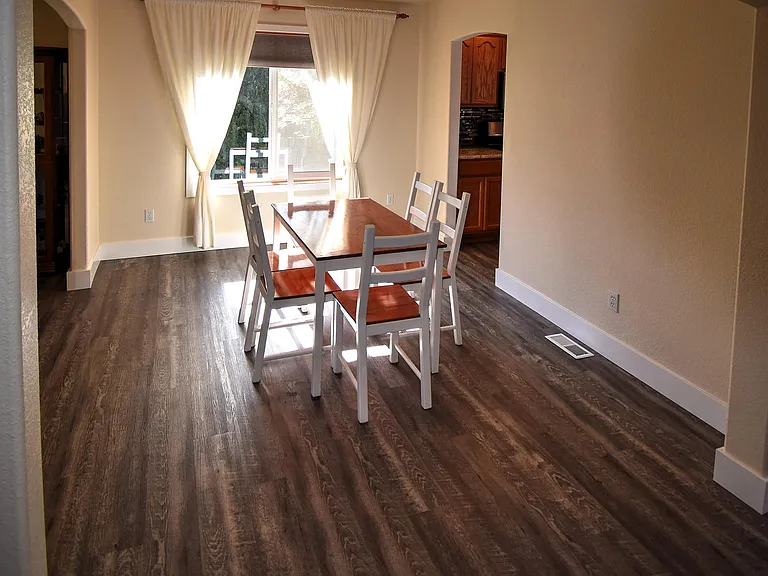 2918 Lohman Ct SE — Photo 5