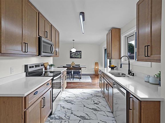 4th image of 12550 Larkwood Dr