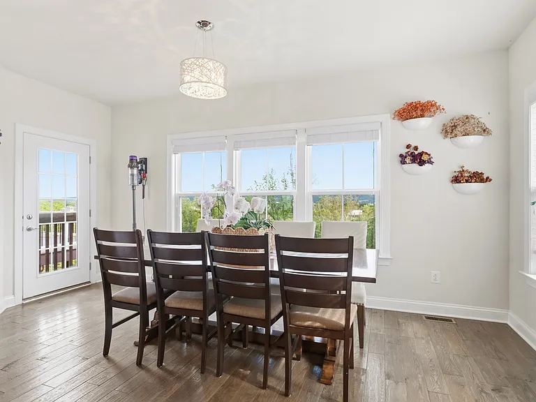 512 Quarry Point Rd — Photo 18