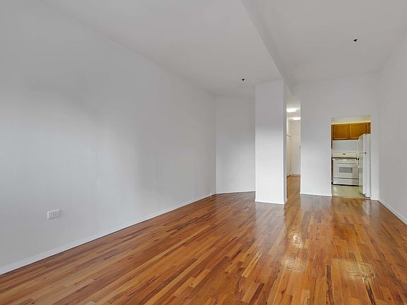 3rd image of 215 W 84th St APT 402