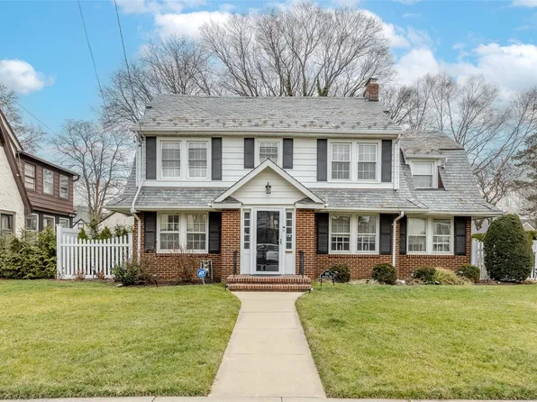 100 Stratford Road, West Hempstead, NY 11552