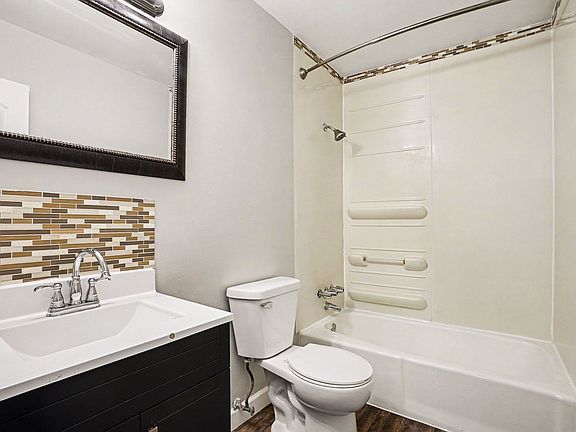 2nd image of 444 Garland St Unit 3