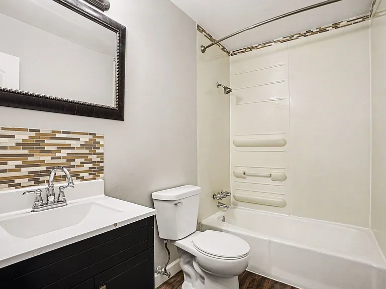 444 Garland St #3 — Photo 2