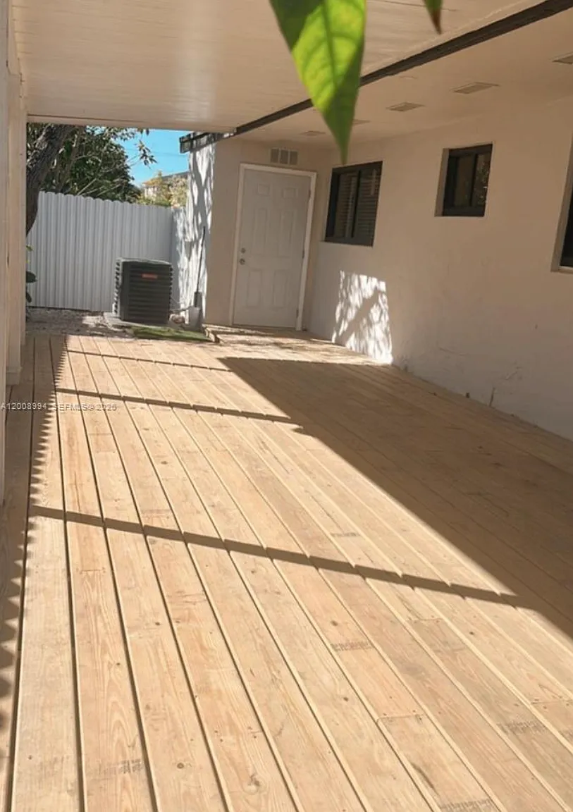 3 bed, 1980 sqft, $3,400 — Photo 3