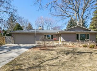 5269 S 20th St, Milwaukee, WI 53221
