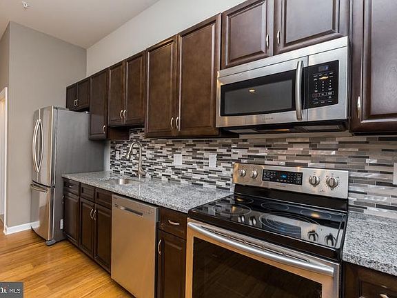 3rd image of 2422 Frankford Ave #5