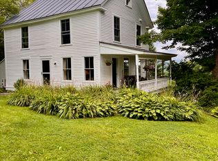 33 Old Cemetery Rd, Peacham, VT 05862
