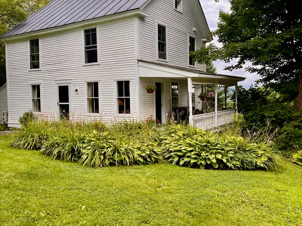 33 Old Cemetery Rd, Peacham, VT 05862