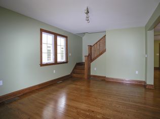 286 Lawton Rd, Riverside, IL 60546