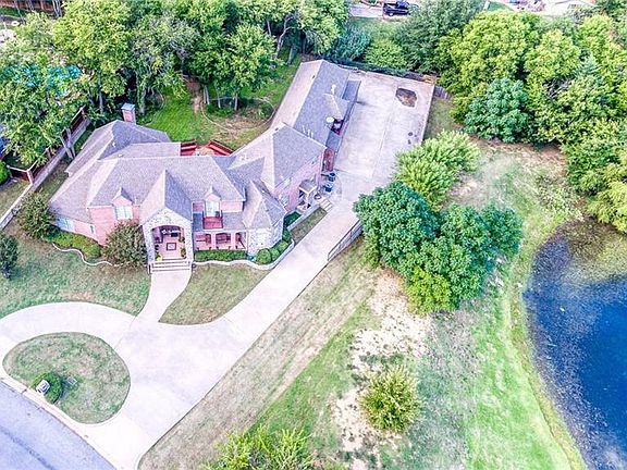 3rd image of 117 Laurel Creek Dr