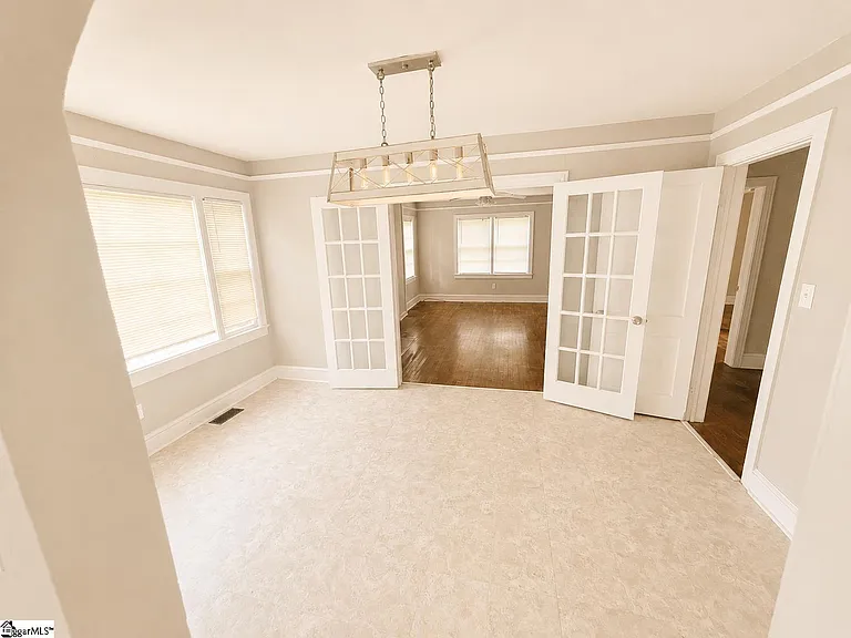 170 Carol Dr — Photo 5