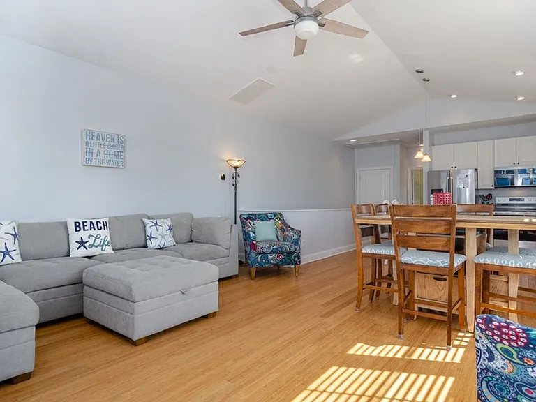 812 Canal Dr #1 — Photo 9