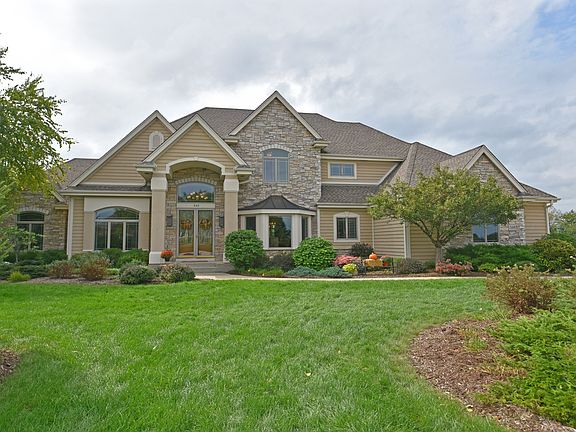 Steeple Pointe Circle 