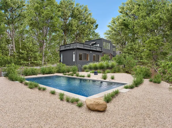 2 Cedar Point Rd, East Hampton, NY 11937