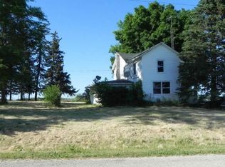 3032 E Brick School Rd, Freeport, IL 61032