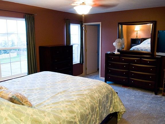 4th image of 8102 Creekstone Ln