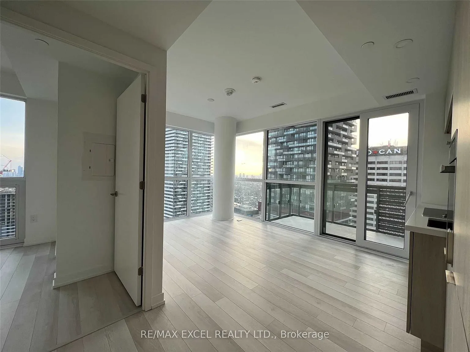 2 bed, $2,950 — Photo 2