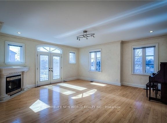 3rd image of 77 Steeles Ave E Floor 2