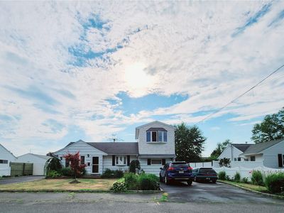 1074 Courtland Drive, Bay Shore, NY, 11706