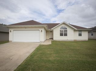 1598 S Burks Ave, Springfield, MO 65807