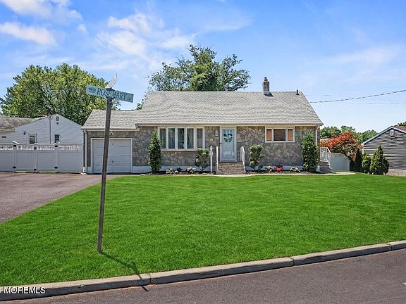 2nd image of 10 Rosemary Drive
