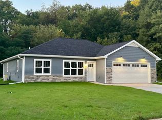 717 Forest Edge, Mazomanie, WI 53549