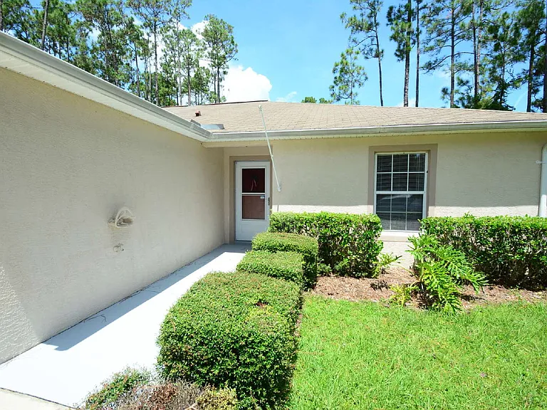 30 Eton Ln #B — Photo 2