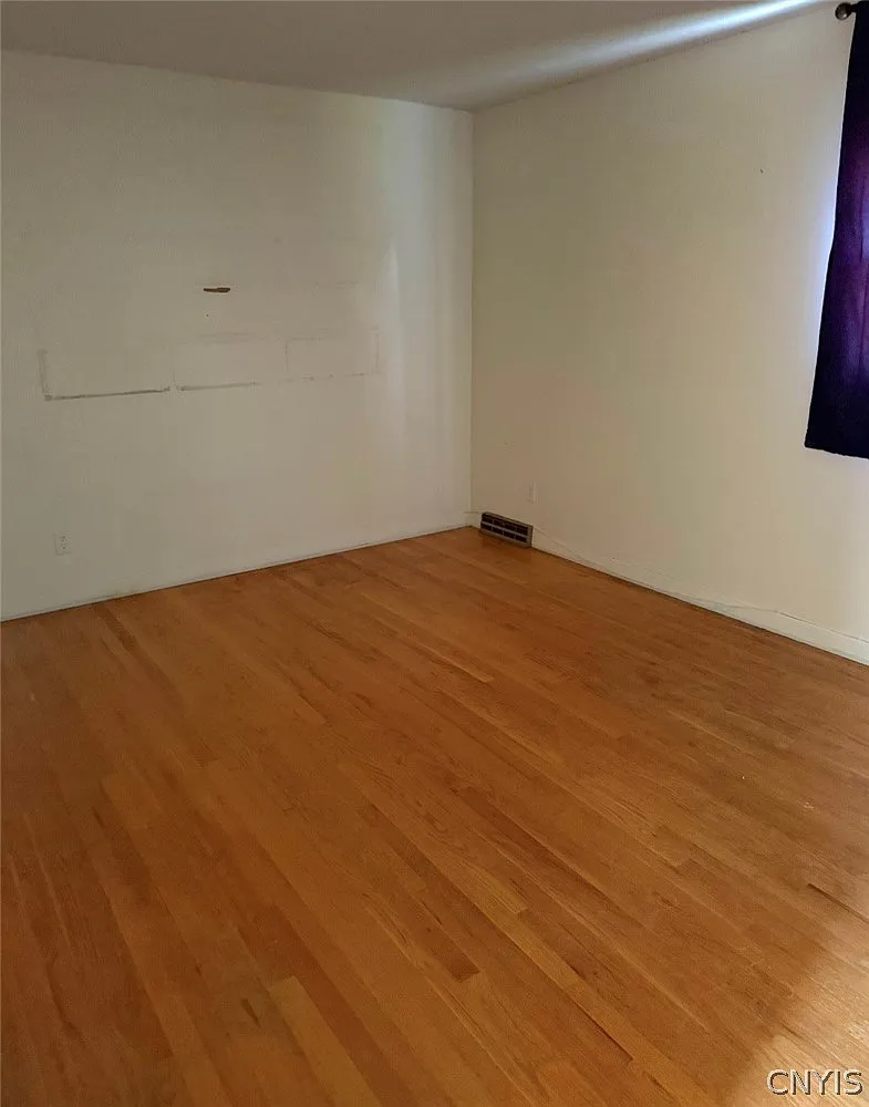 4 bed, 2.0 bath, 1801 sqft, $2,800 — Photo 4