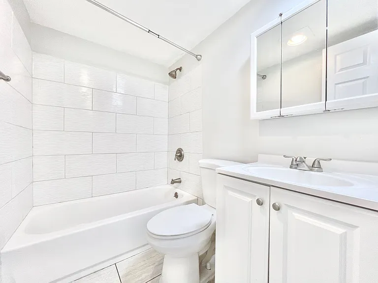 7437 Haskell Avenue — Photo 12