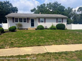 37 Arlyn Dr, Howell, NJ 07731