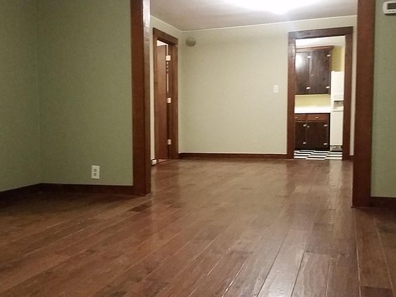 3rd image of 3778 Lake Shore Dr E